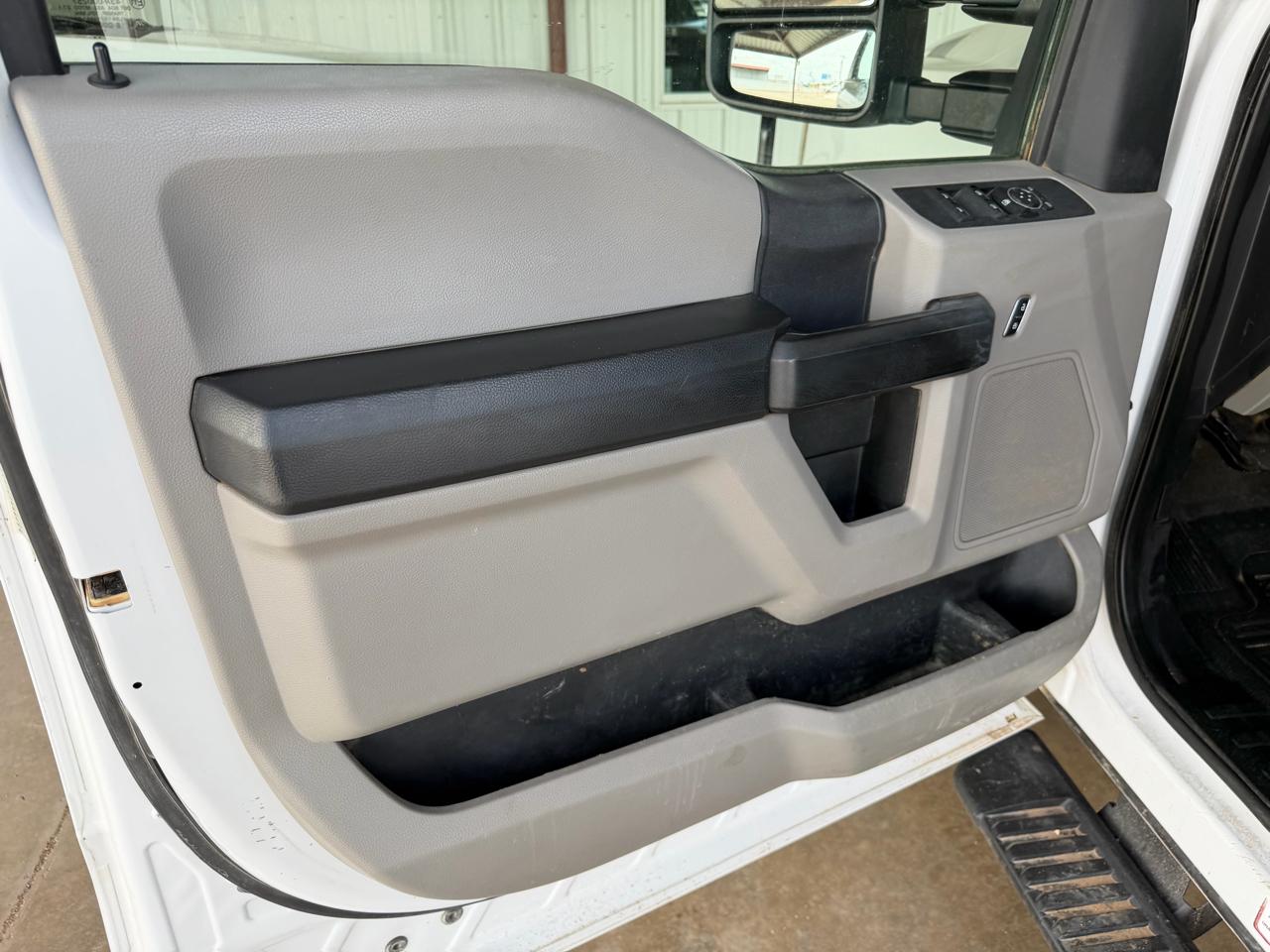 Ford F-250 SD XL Crew Cab Long Bed 4WD 2019
