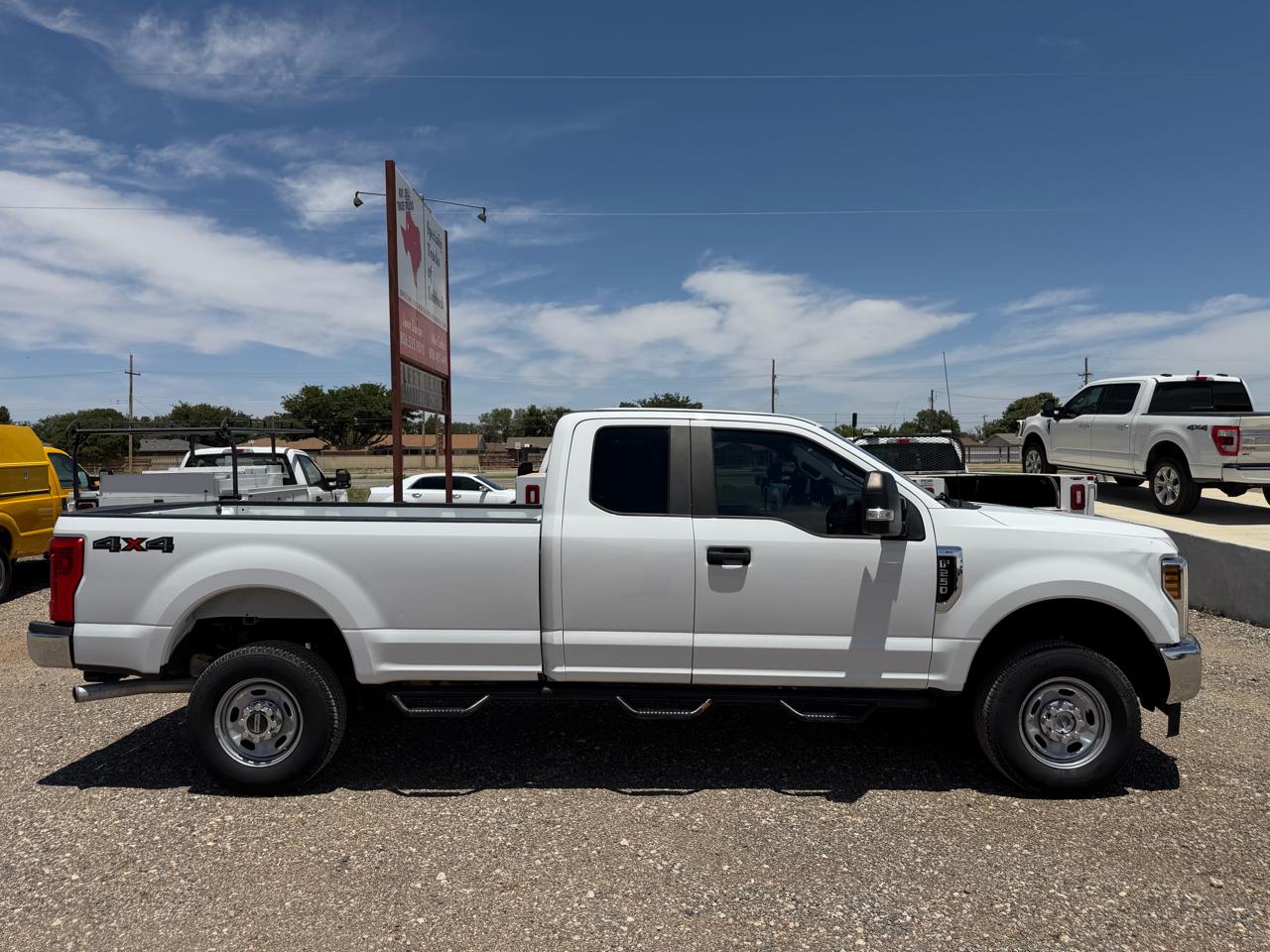 Ford F-250 SD XL SuperCab Long Bed 4WD 2019
