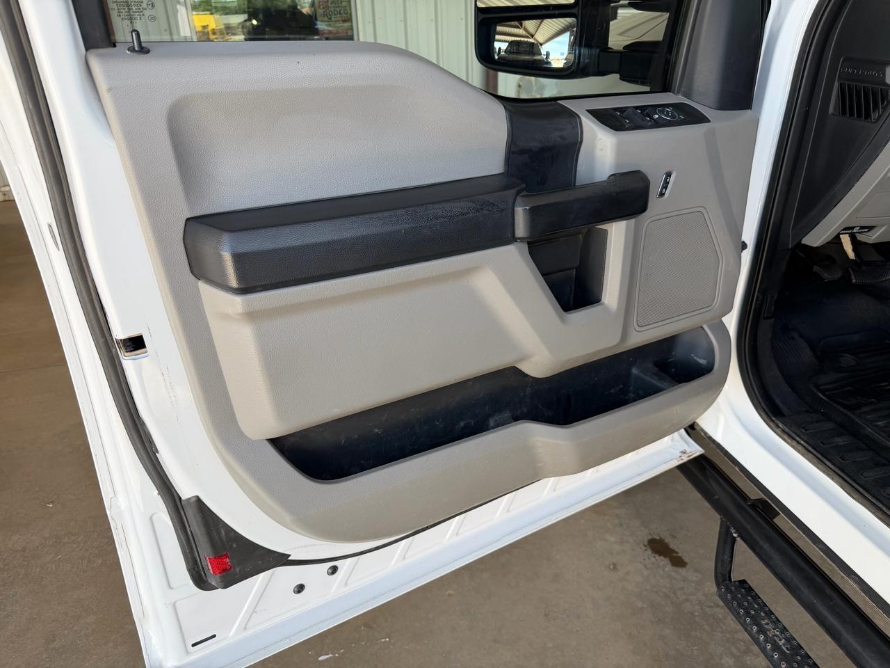 Ford F-250 SD XL SuperCab Long Bed 4WD 2019