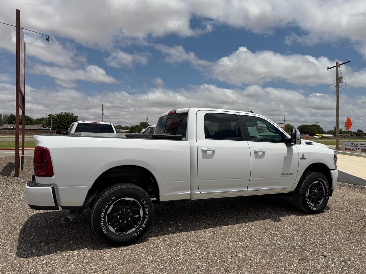 RAM 2500 Laramie Crew Cab 4WD 2026