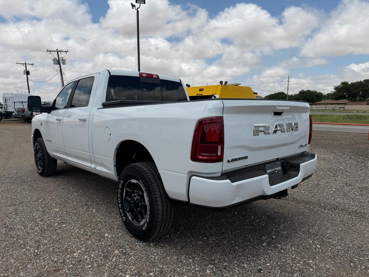 RAM 2500 Laramie Crew Cab 4WD 2026