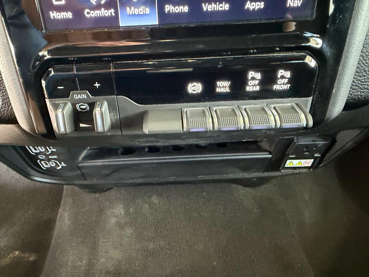 RAM 2500 Laramie Crew Cab 4WD 2026
