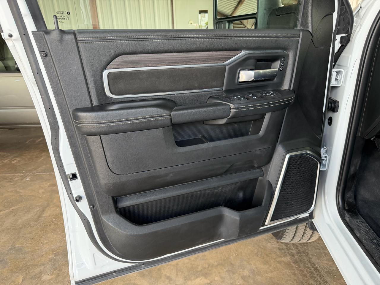 RAM 2500 Laramie Crew Cab 4WD 2026