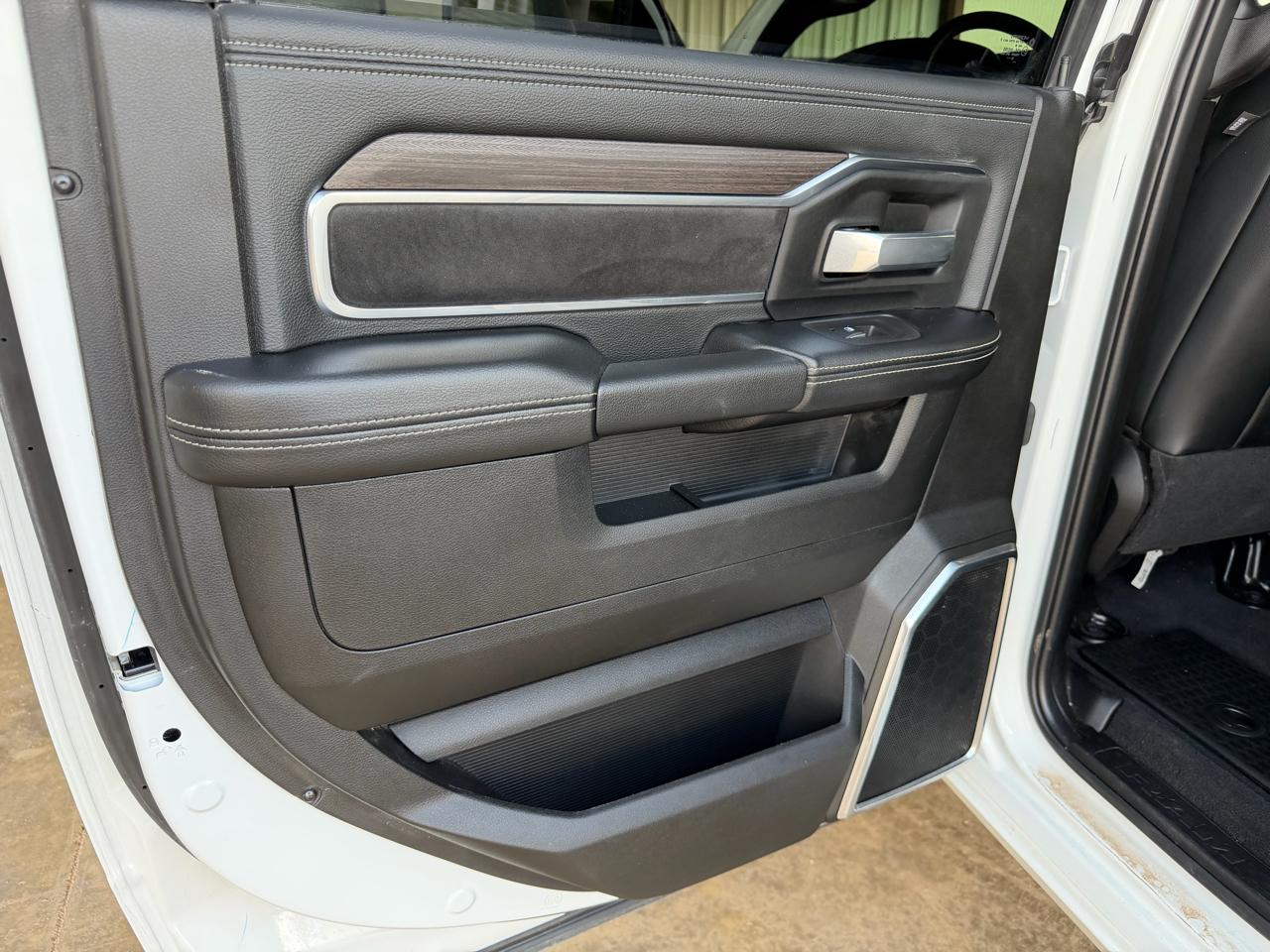 RAM 2500 Laramie Crew Cab 4WD 2026