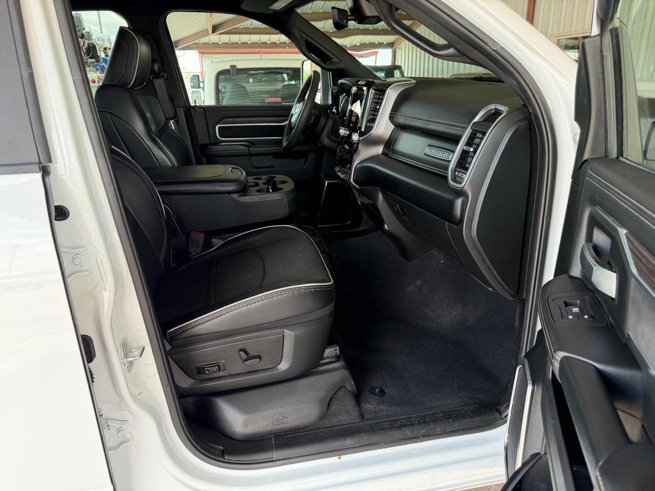 RAM 2500 Laramie Crew Cab 4WD 2026
