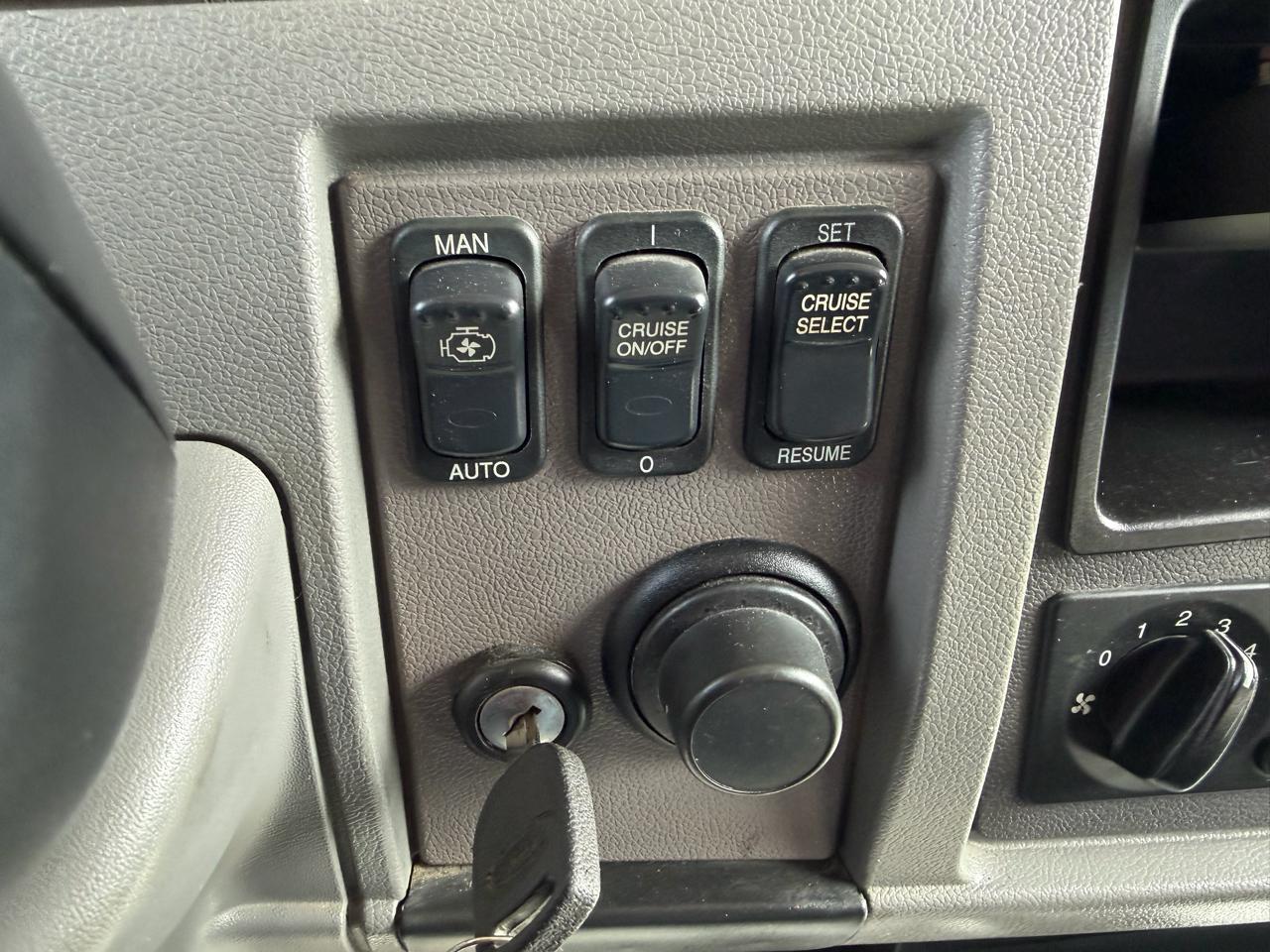 Peterbilt 337  2013