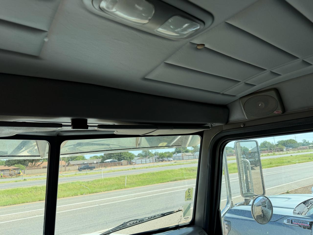 Peterbilt 337  2013