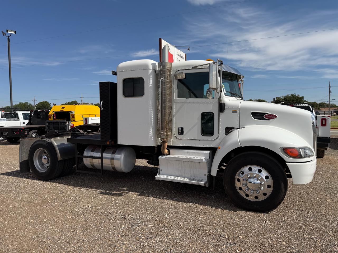 Peterbilt 337  2013