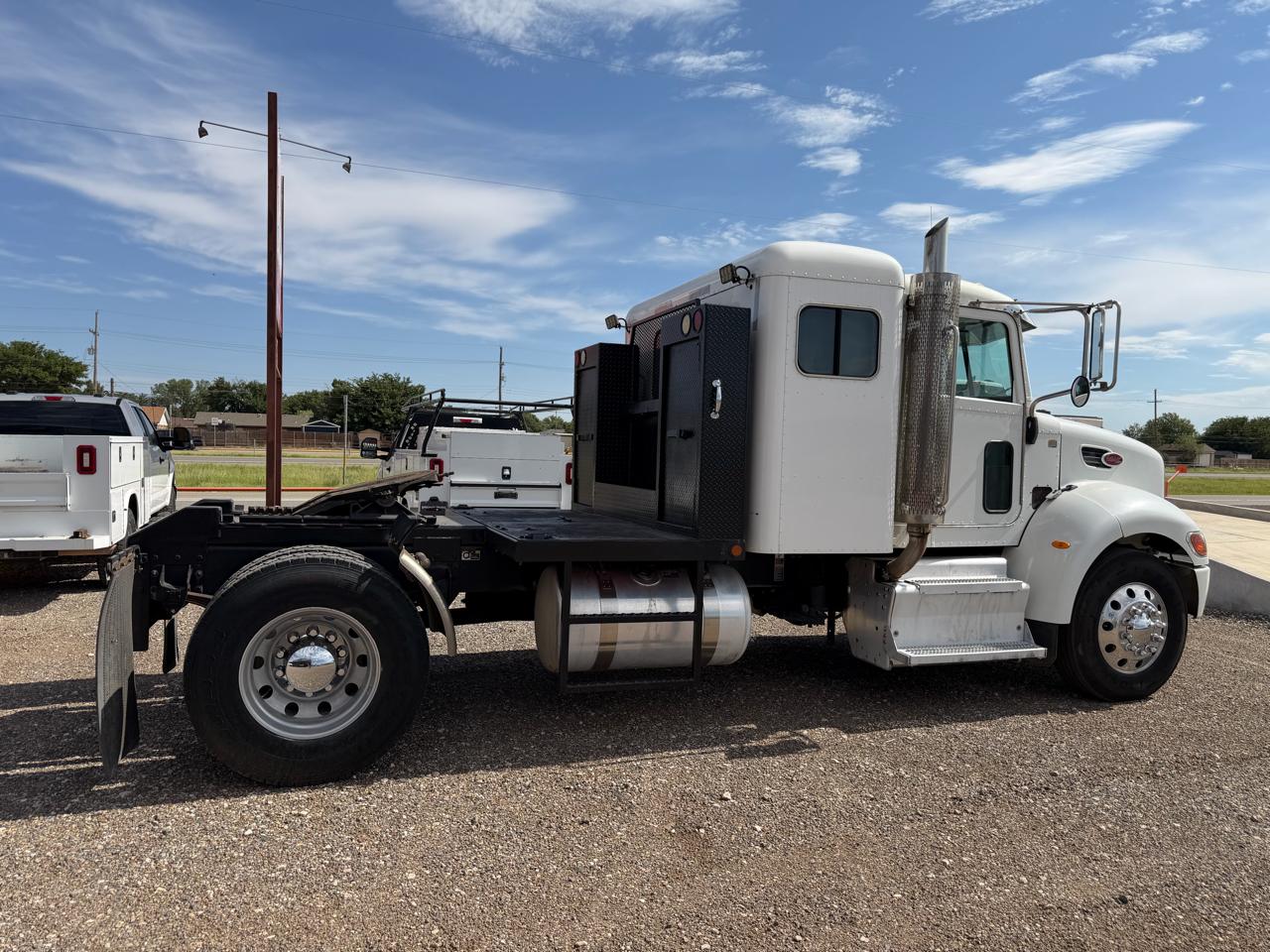 Peterbilt 337  2013