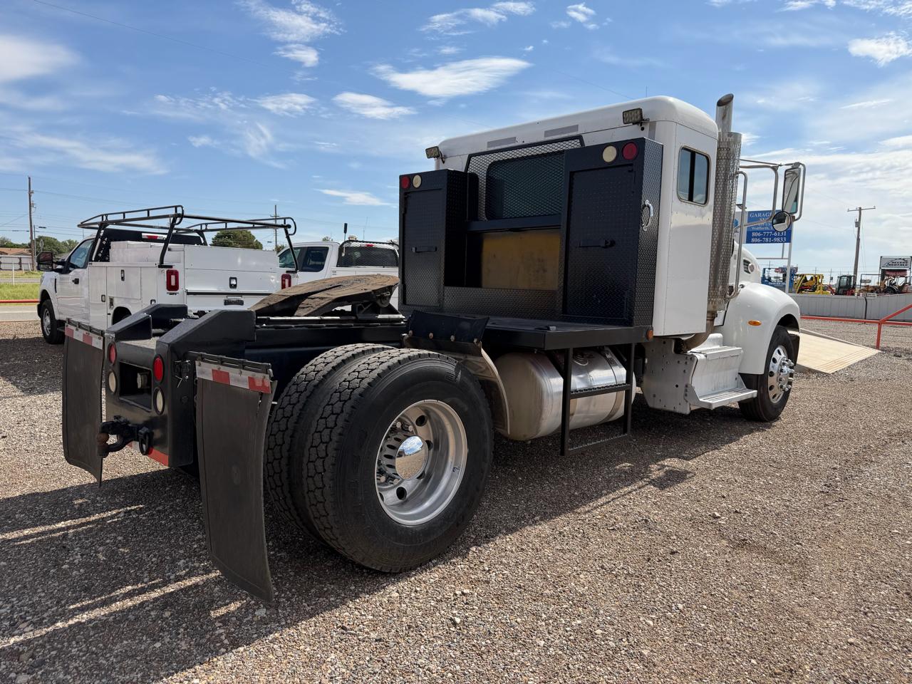 Peterbilt 337  2013