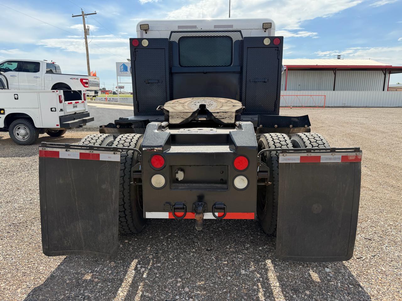 Peterbilt 337  2013