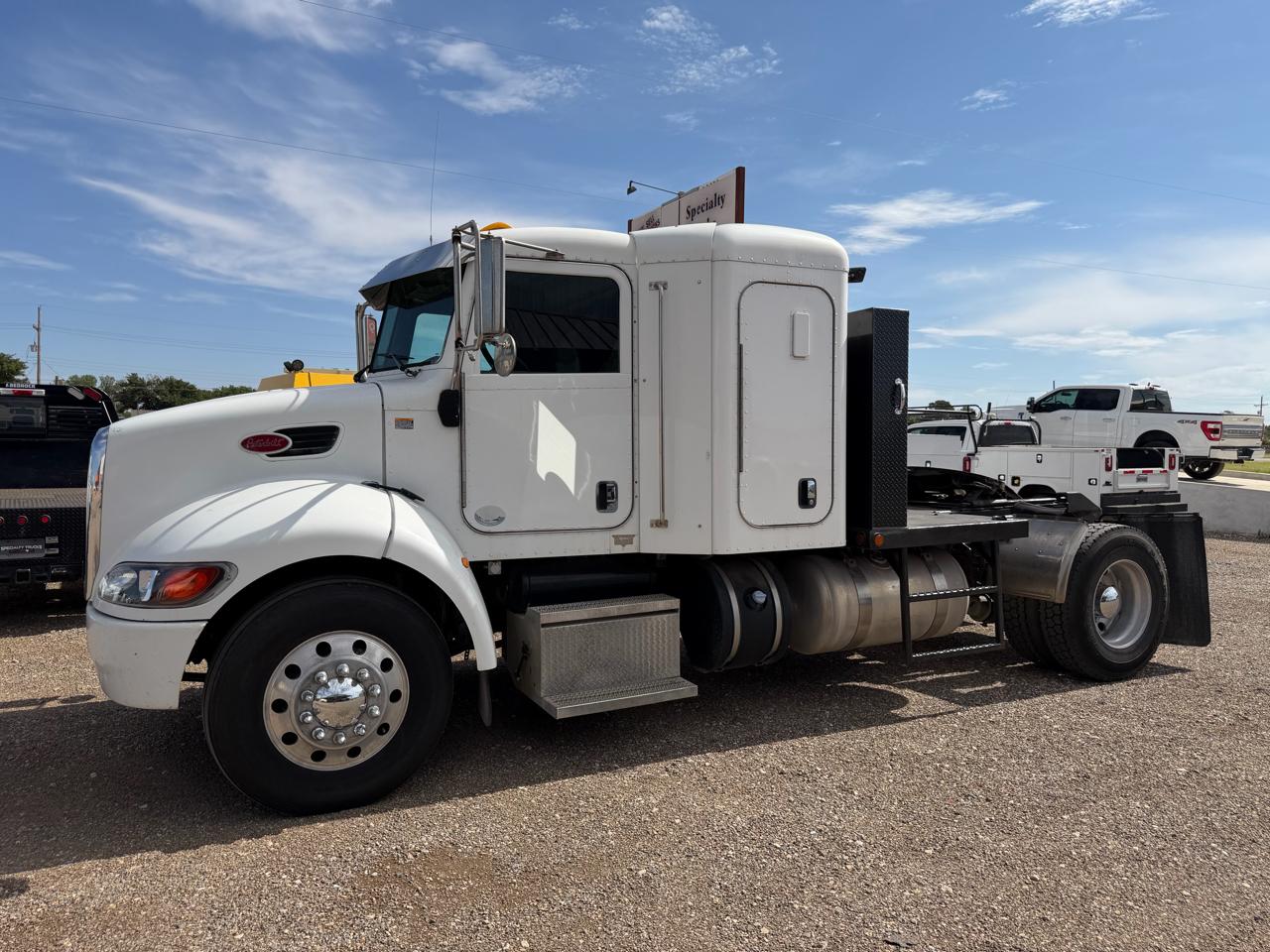 Peterbilt 337  2013