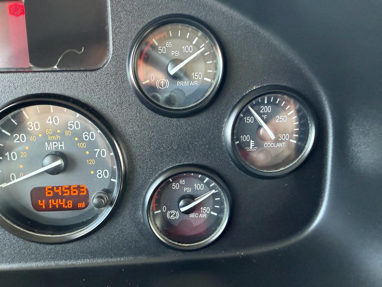 Peterbilt 337  2013