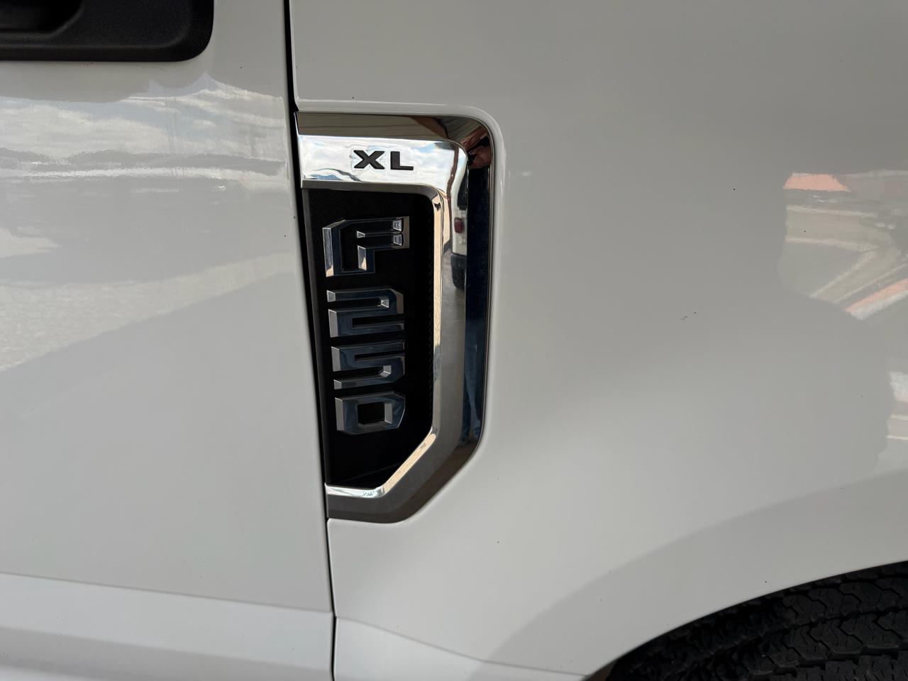 Ford F-250 SD XL SuperCab Long Bed 4WD 2019