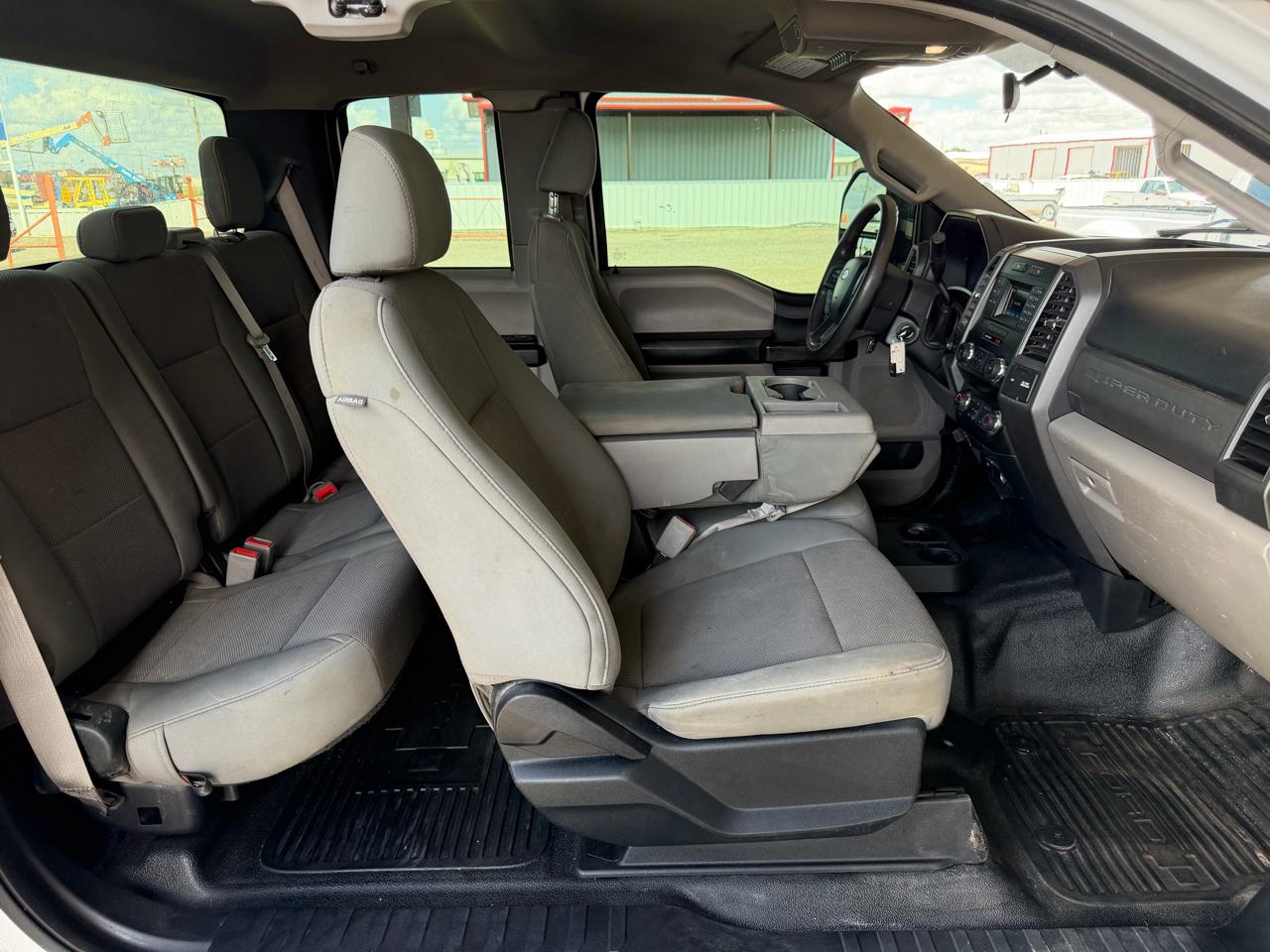 Ford F-250 SD XL SuperCab Long Bed 4WD 2019