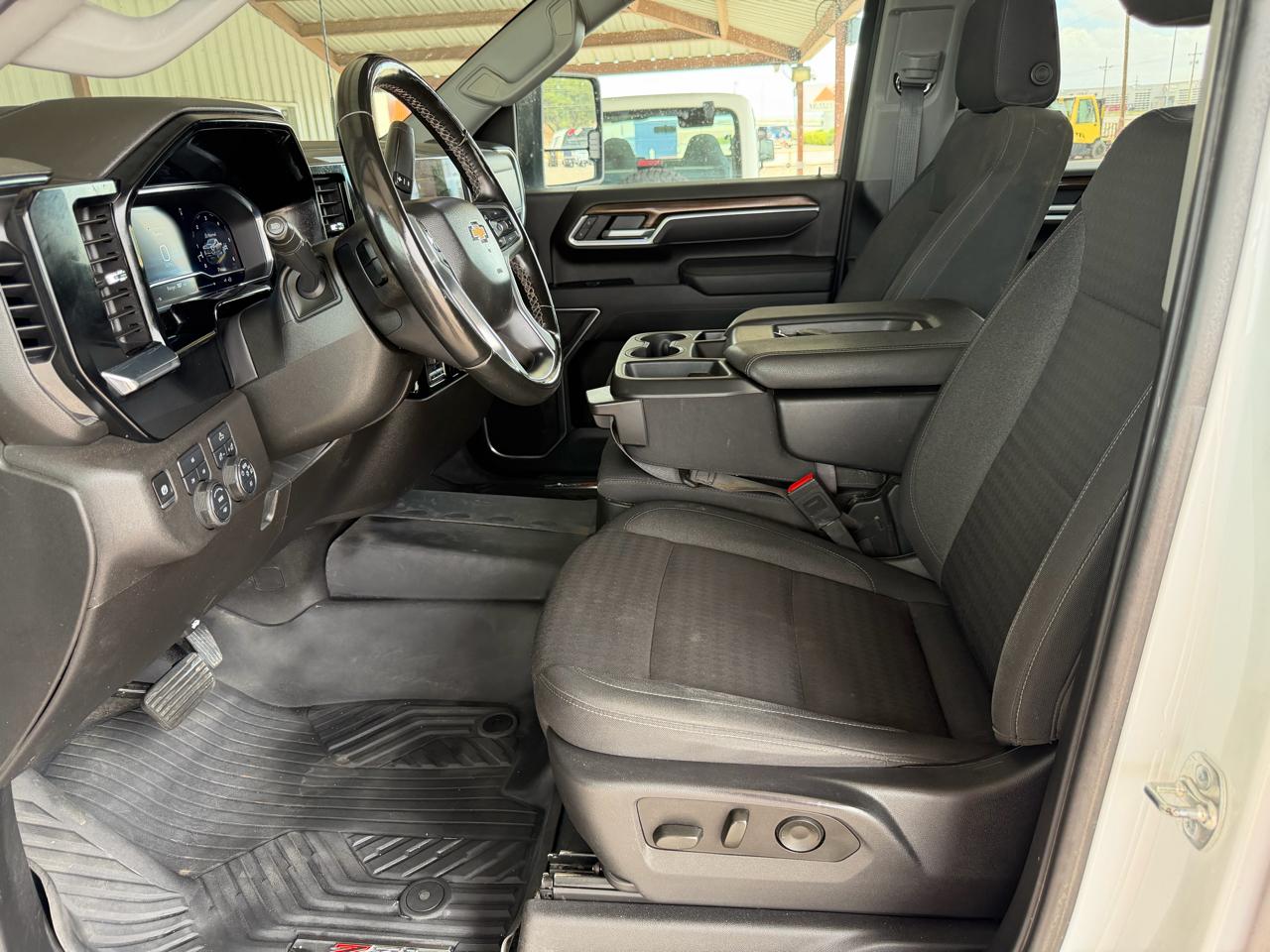Chevrolet Silverado 2500HD LT Crew Cab Short Box 4WD 2025