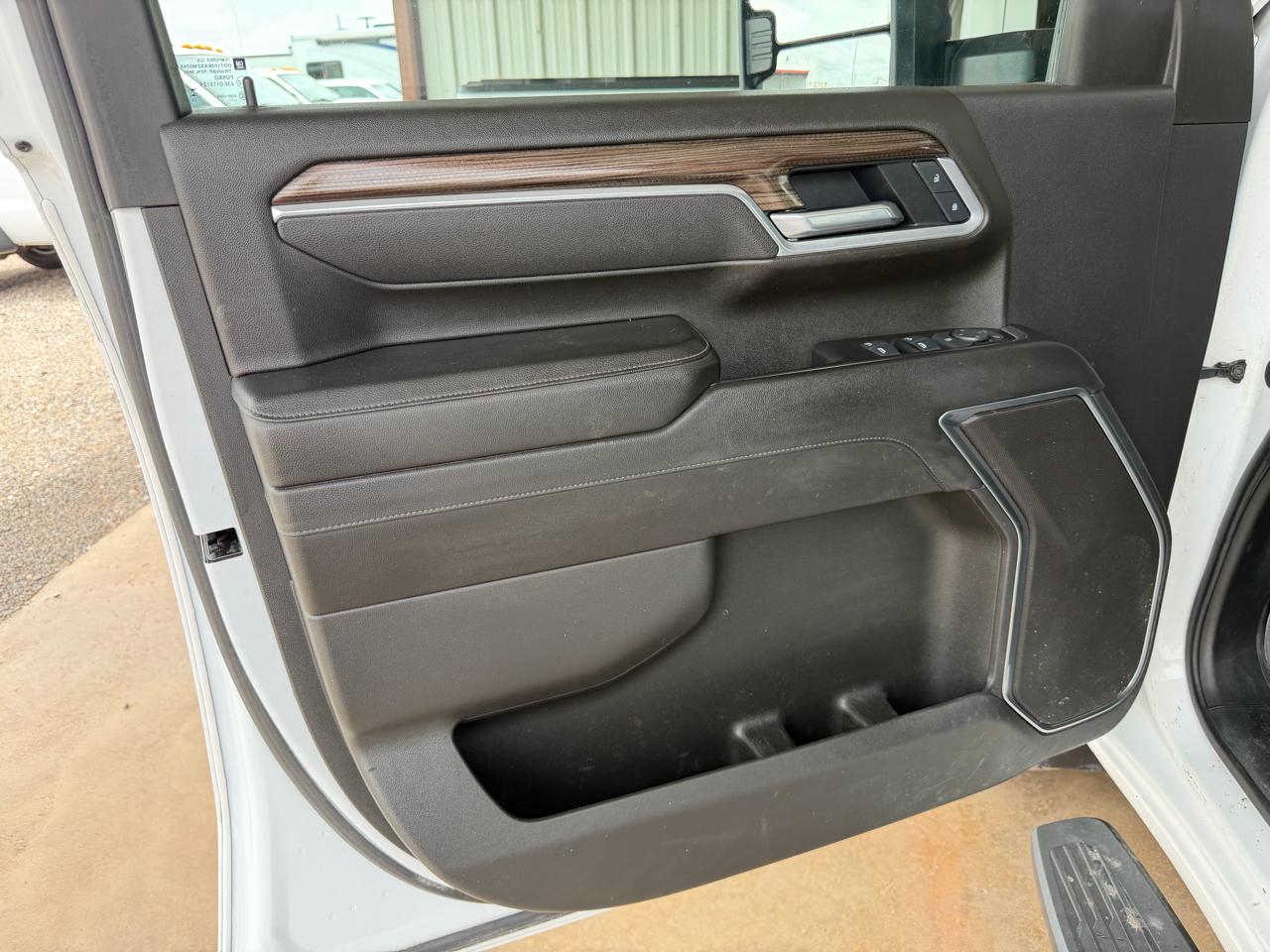 Chevrolet Silverado 2500HD LT Crew Cab Short Box 4WD 2025
