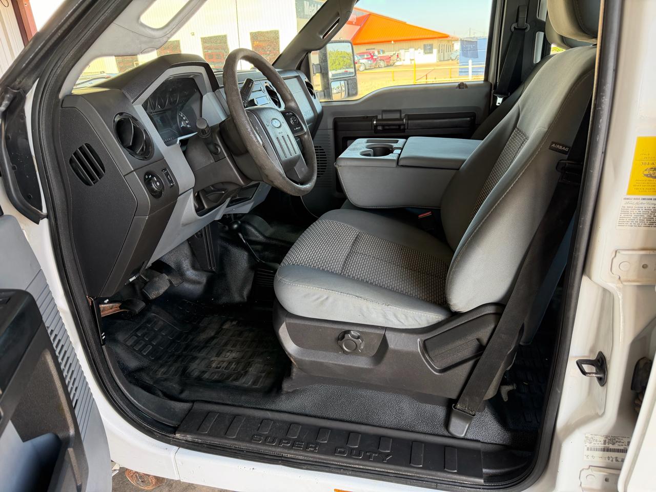 Ford F-550 Crew Cab DRW 4WD 2012