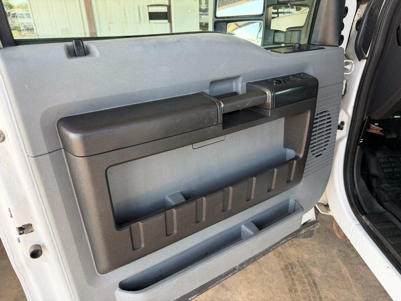 Ford F-550 Crew Cab DRW 4WD 2012