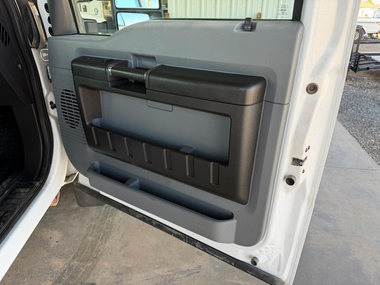 Ford F-550 Crew Cab DRW 4WD 2012