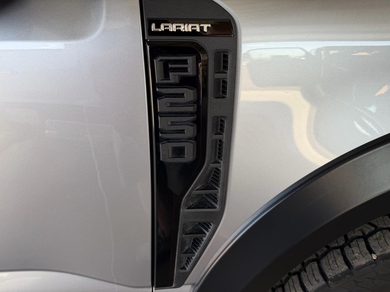 Ford F-250 SD Lariat Crew Cab 4WD 2024