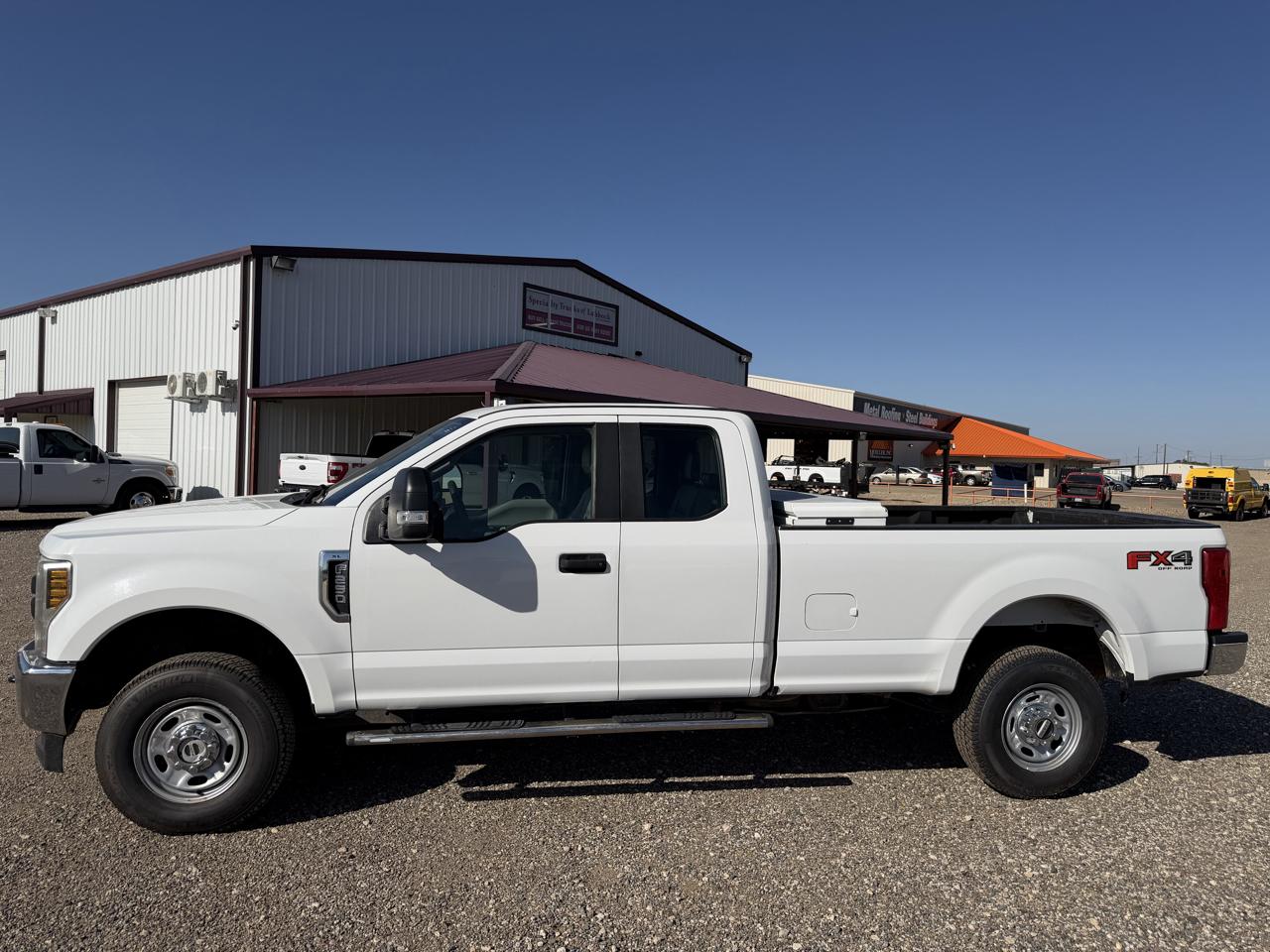 Ford F-250 SD XL SuperCab Long Bed 4WD 2018