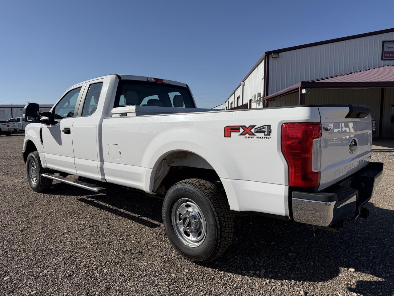 Ford F-250 SD XL SuperCab Long Bed 4WD 2018