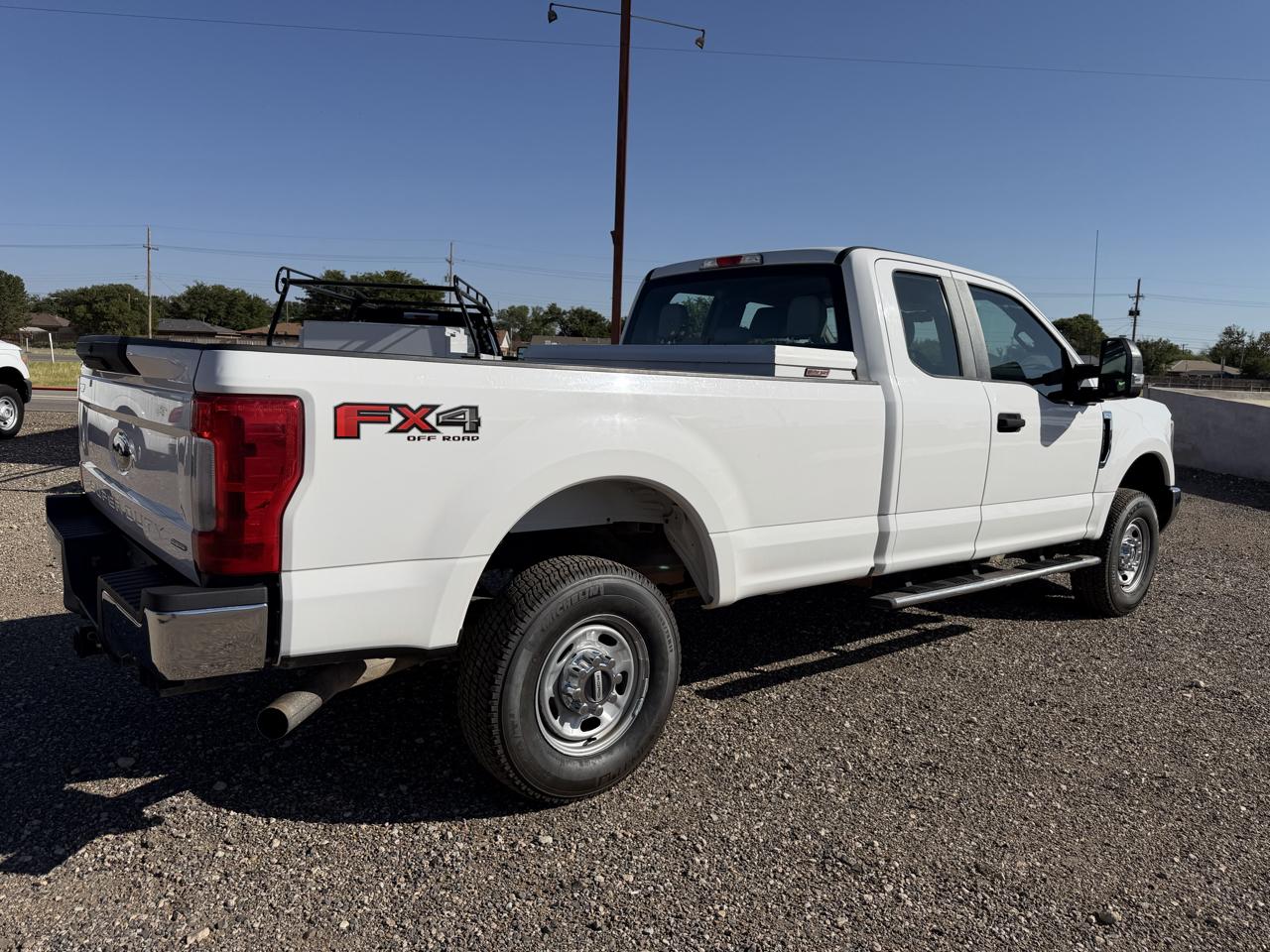 Ford F-250 SD XL SuperCab Long Bed 4WD 2018