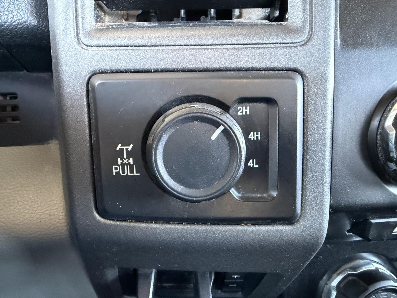 Ford F-250 SD XL SuperCab Long Bed 4WD 2018