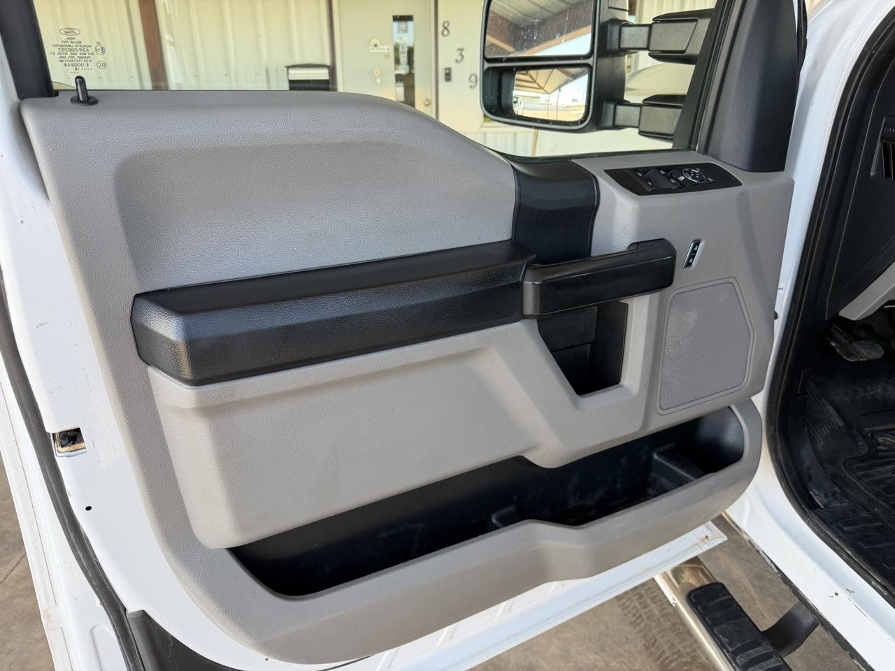 Ford F-250 SD XL SuperCab Long Bed 4WD 2018