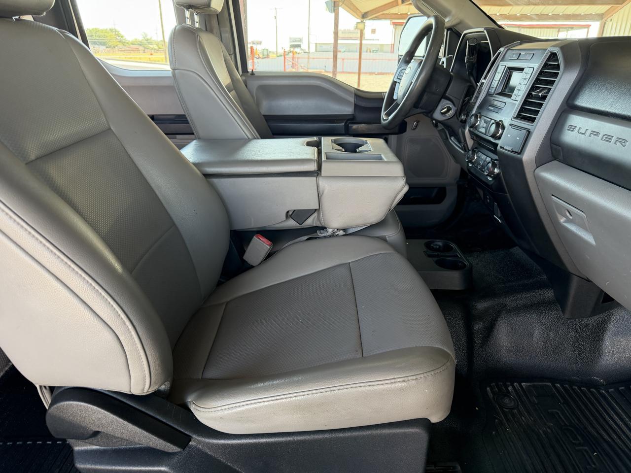 Ford F-250 SD XL SuperCab Long Bed 4WD 2018