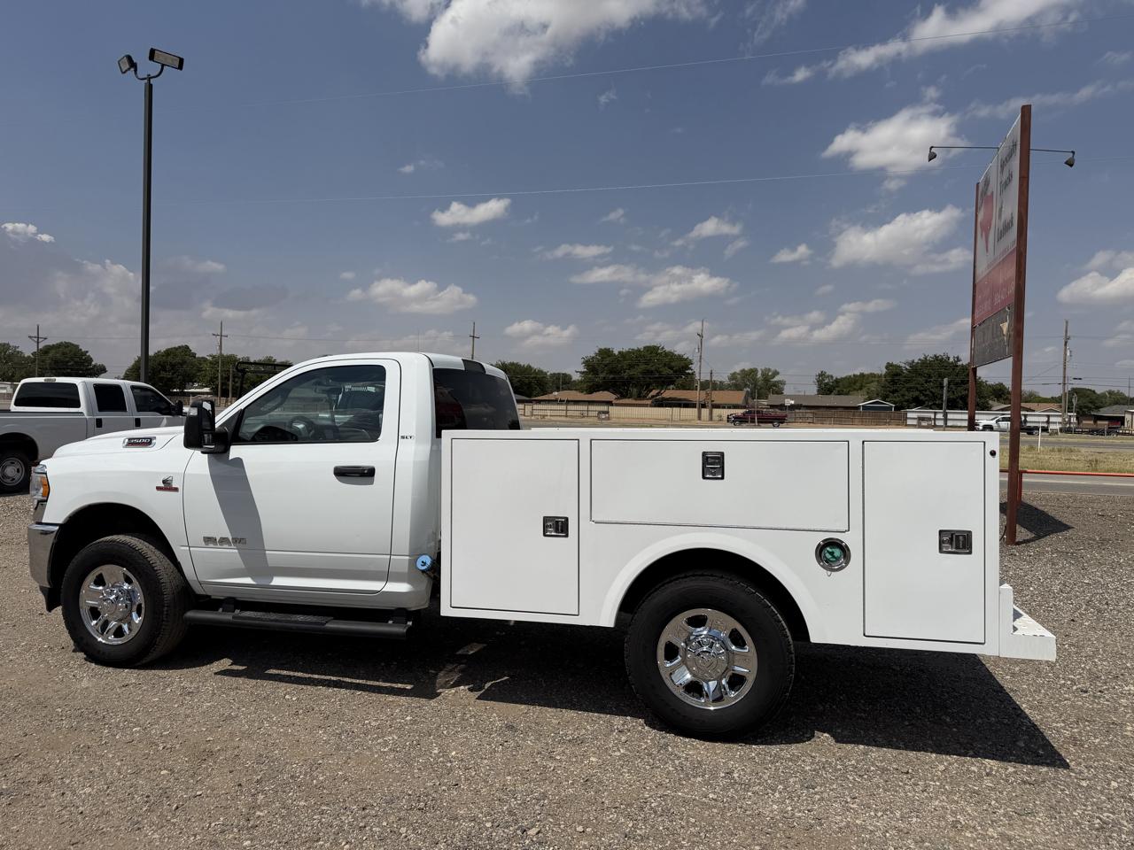 RAM 3500 Regular Cab 4WD 2024