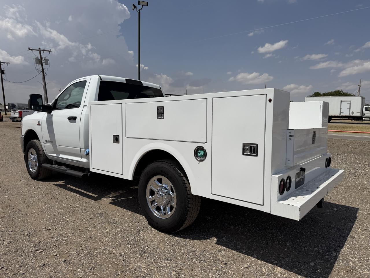 RAM 3500 Regular Cab 4WD 2024