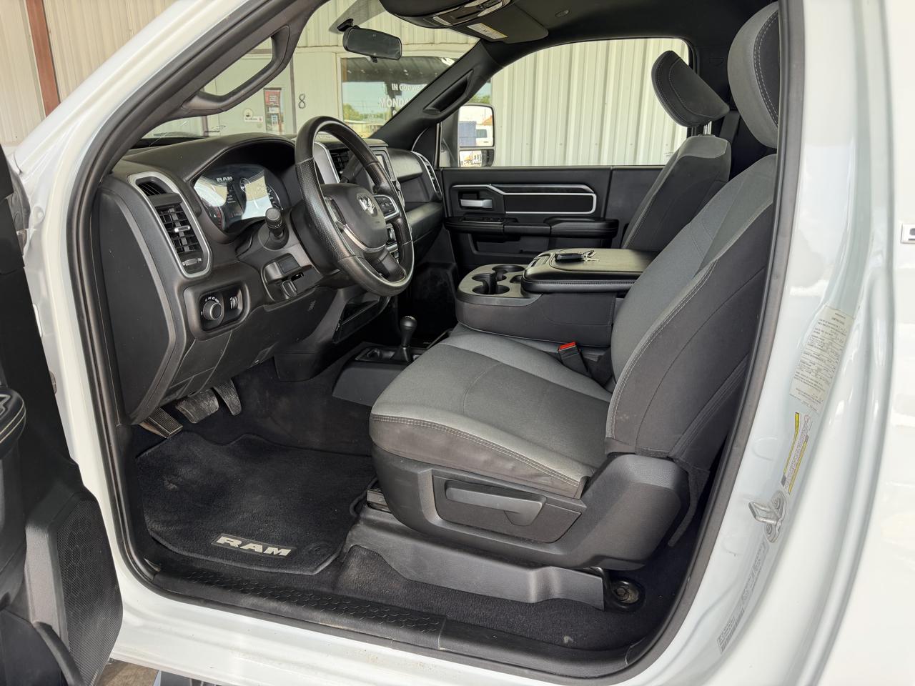 RAM 3500 Regular Cab 4WD 2024