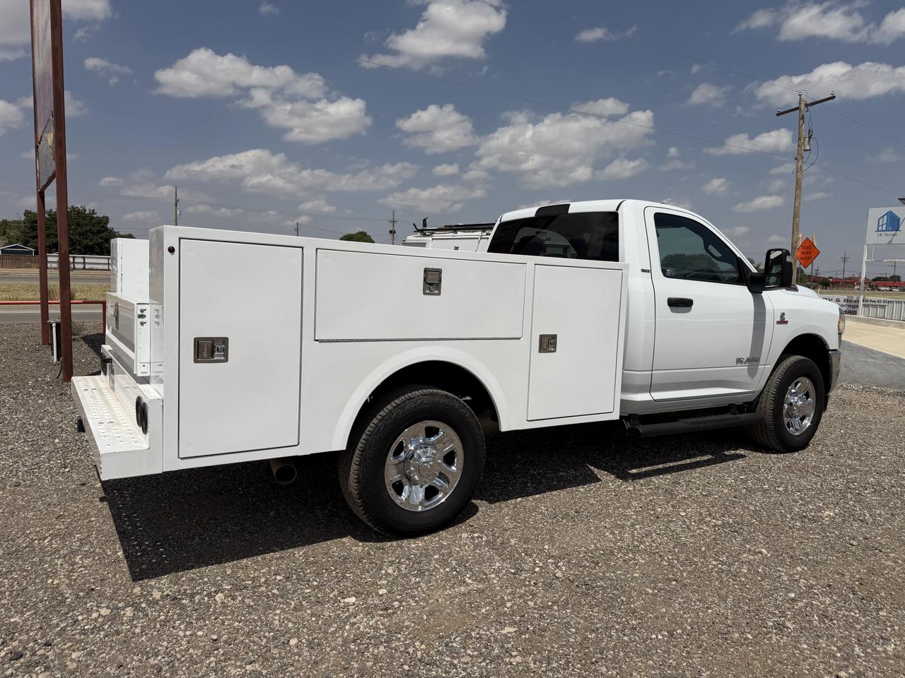 RAM 3500 Regular Cab 4WD 2024