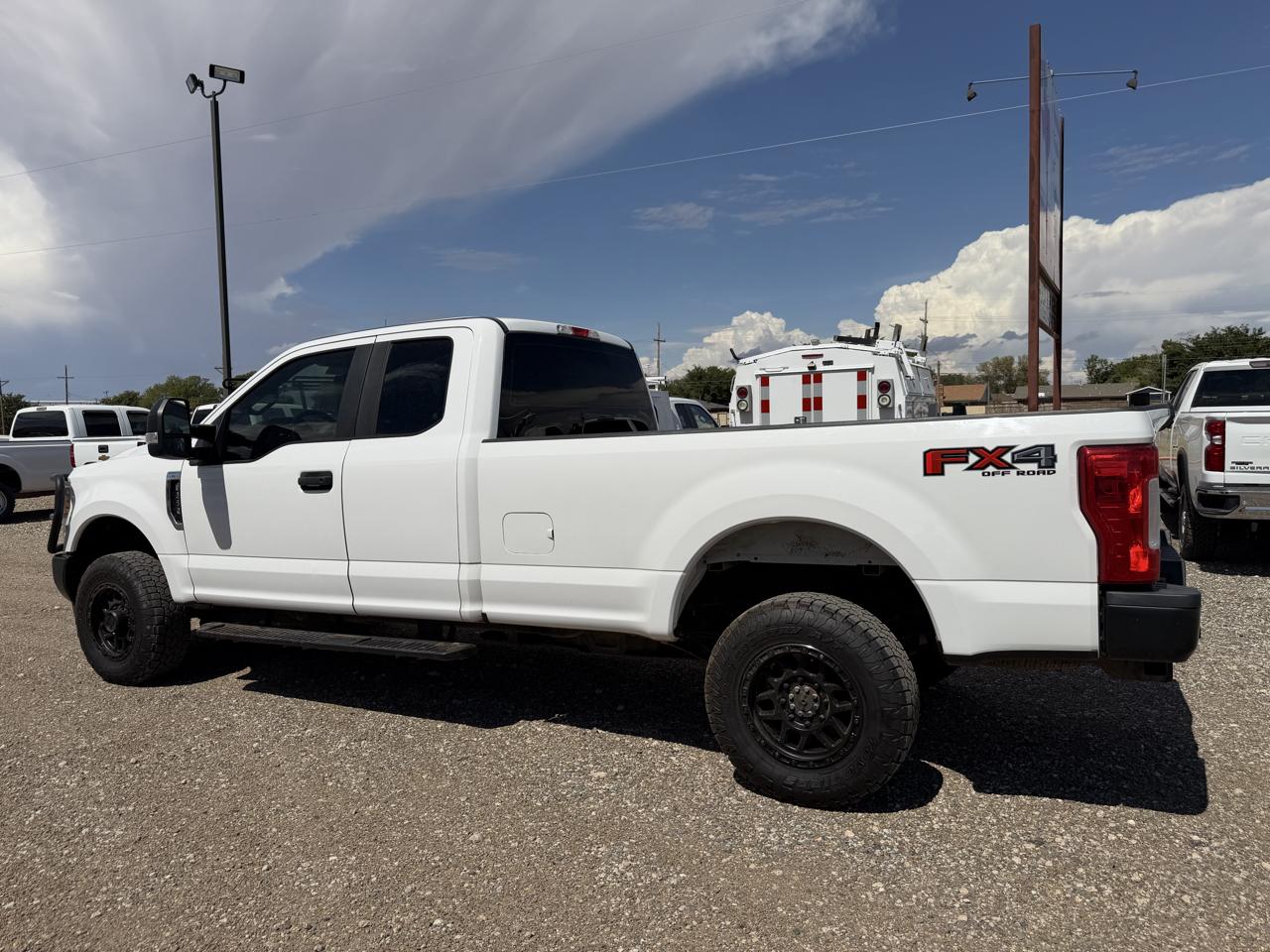 Ford F-250 SD XL SuperCab Long Bed 4WD 2019