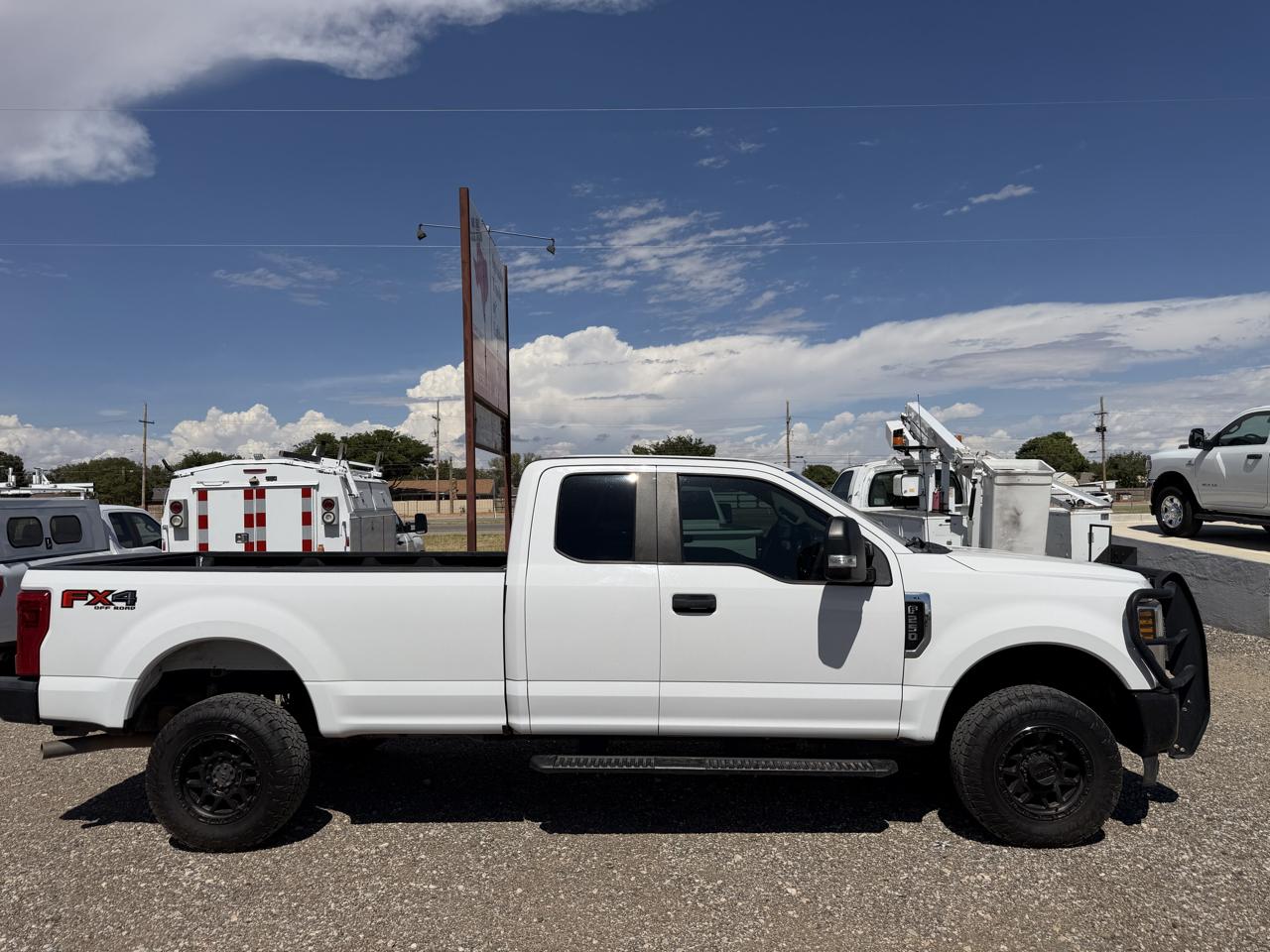 Ford F-250 SD XL SuperCab Long Bed 4WD 2019