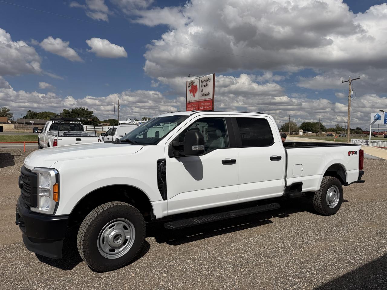 Ford F-250 SD XL Crew Cab Long Bed 4WD 2023