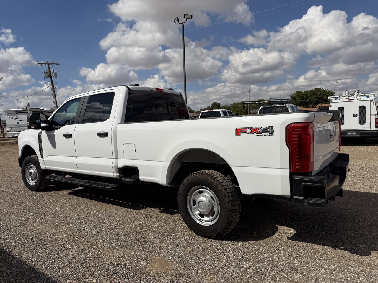 Ford F-250 SD XL Crew Cab Long Bed 4WD 2023