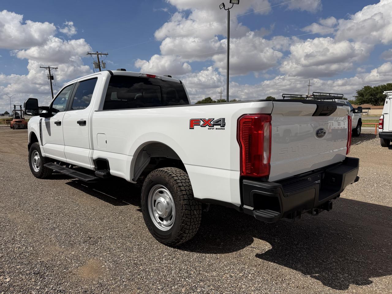 Ford F-250 SD XL Crew Cab Long Bed 4WD 2023