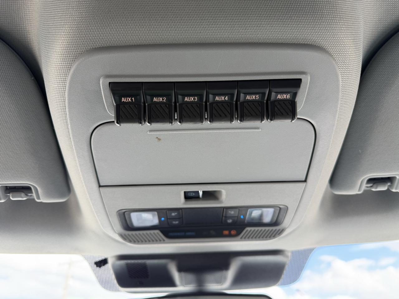 Ford F-250 SD XL Crew Cab Long Bed 4WD 2023