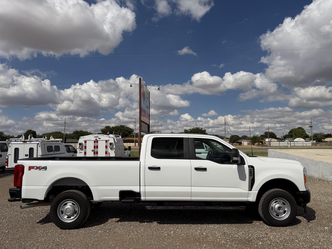Ford F-250 SD XL Crew Cab Long Bed 4WD 2023