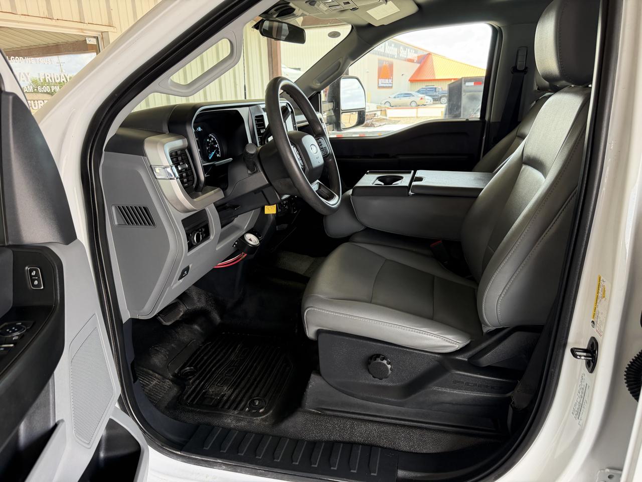 Ford F-250 SD XL Crew Cab Long Bed 4WD 2023