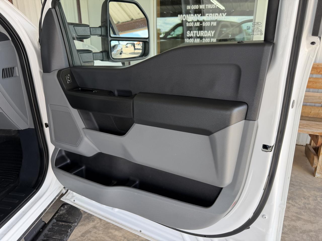 Ford F-250 SD XL Crew Cab Long Bed 4WD 2023