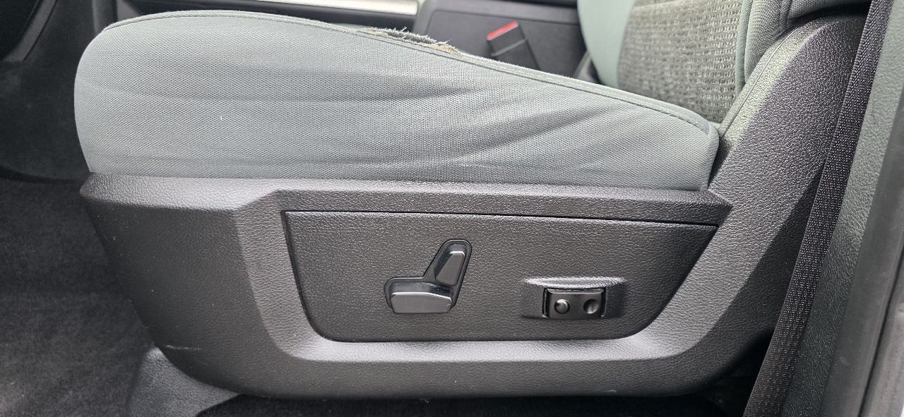 RAM 1500 Big Horn 4x4 Quad Cab 6'4" Box 2018