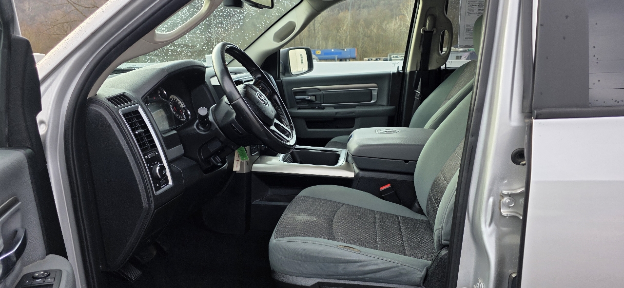 RAM 1500 Big Horn 4x4 Quad Cab 6'4" Box 2018