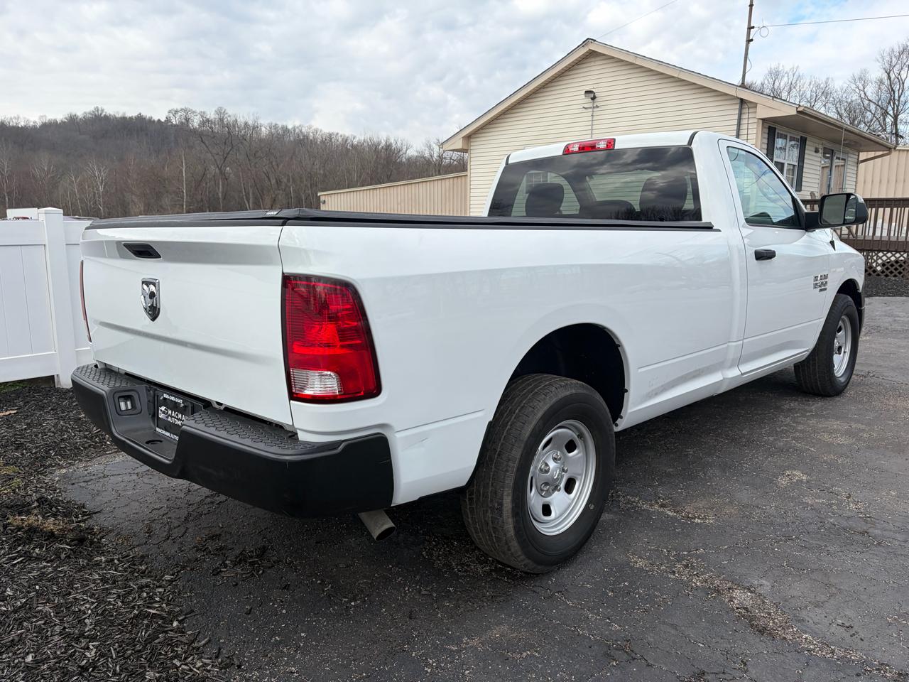 RAM 1500 Classic Tradesman 4x2 Reg Cab 8' Box 2022