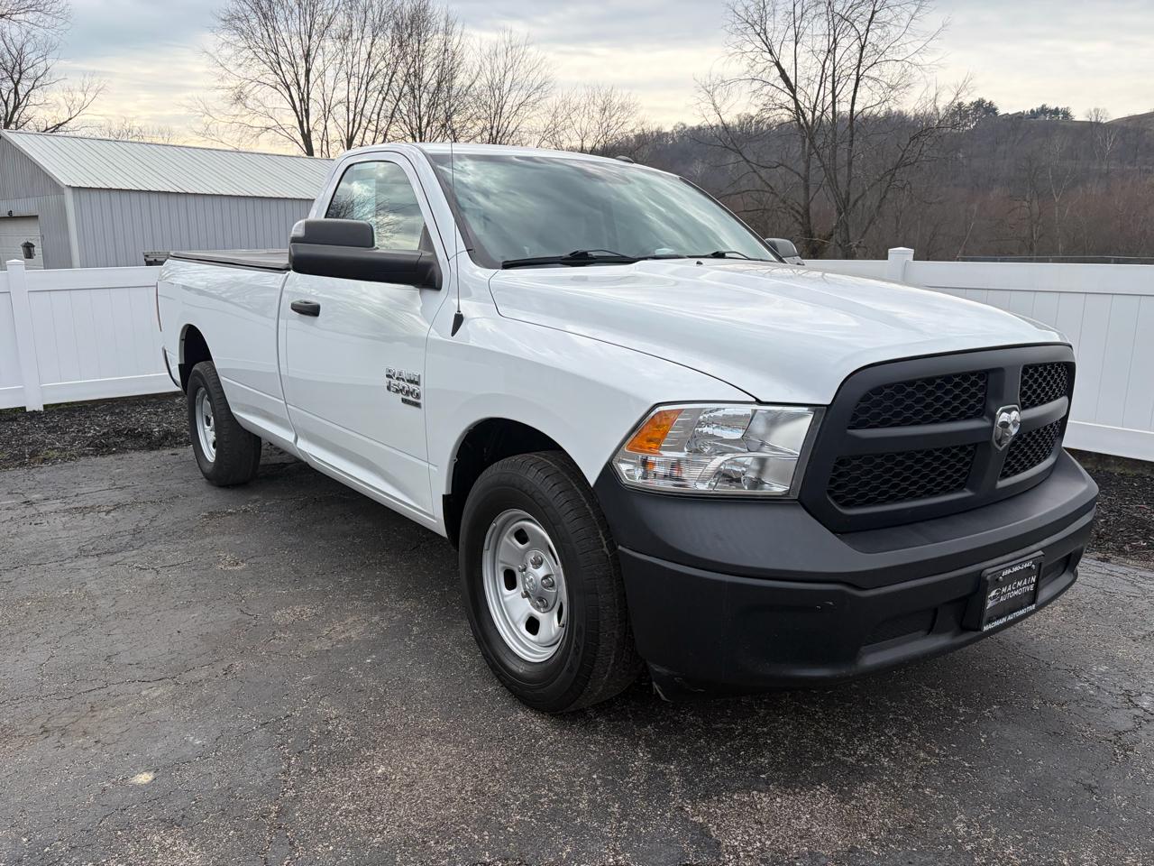 RAM 1500 Classic Tradesman 4x2 Reg Cab 8' Box 2022