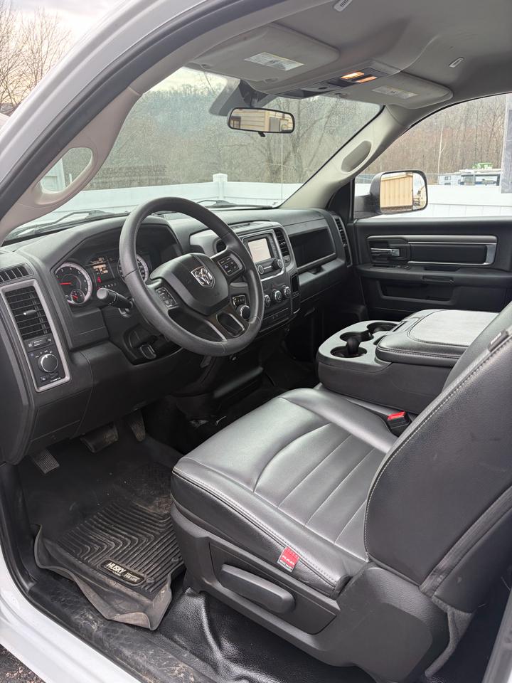 RAM 1500 Classic Tradesman 4x2 Reg Cab 8' Box 2022