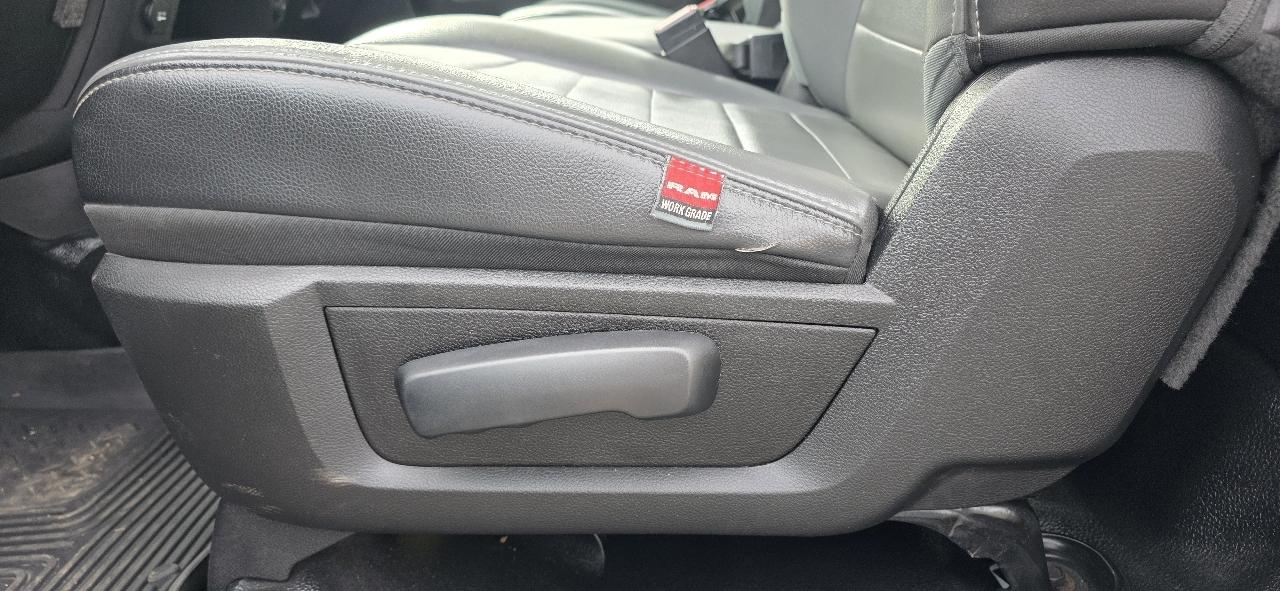 RAM 1500 Classic Tradesman 4x2 Reg Cab 8' Box 2022